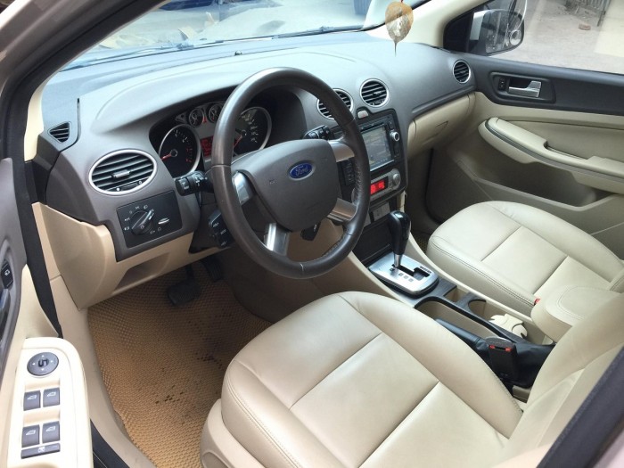 Có xe Ford Focus 2012 tự động màu xám đẹp