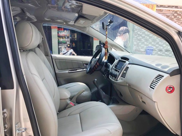 Cần tiền bán Innova 2015 số sàn mới cứng