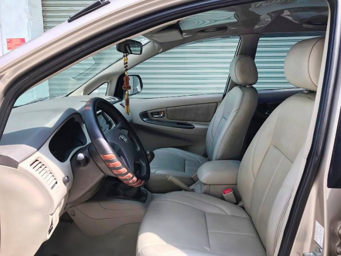 Cần tiền bán Innova 2015 số sàn mới cứng