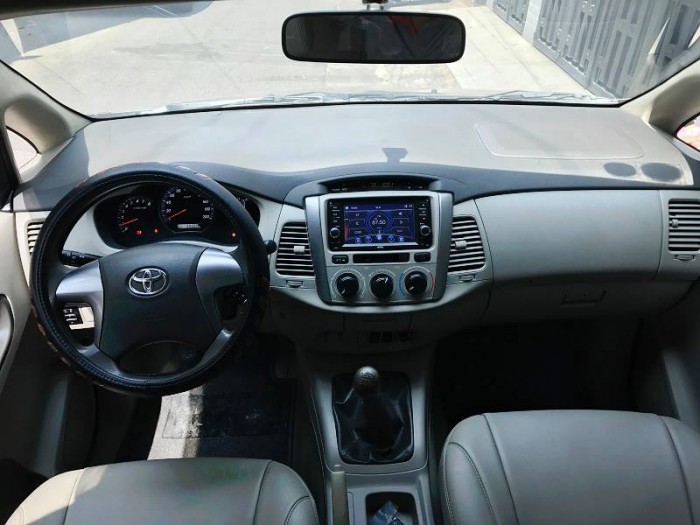 Cần tiền bán Innova 2015 số sàn mới cứng