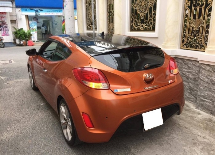 Xe nhà bán gấp Hyundai Veloster 2012 nhập khẩu đỏ tự động đẹp mới cứng zin
