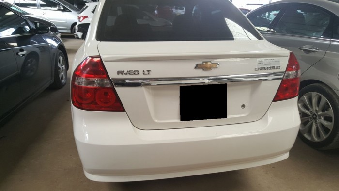 Bán Chevrolet Aveo 2015 mt màu trắng còn mới zin nguyên