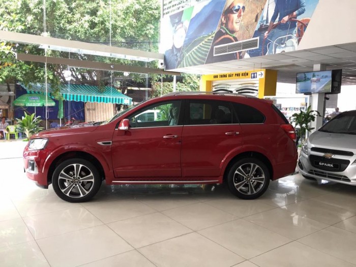 Bán ô tô Chevrolet Captiva đời 2017