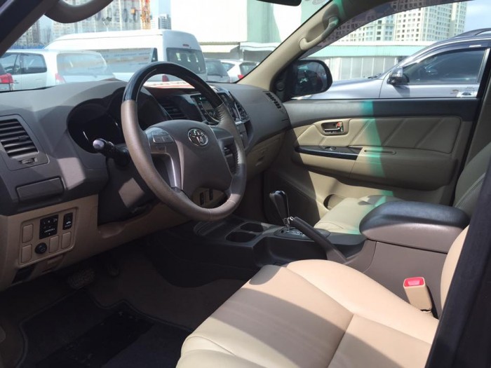 Bán xe Fortuner 2013 màu xám lông chuột tự động