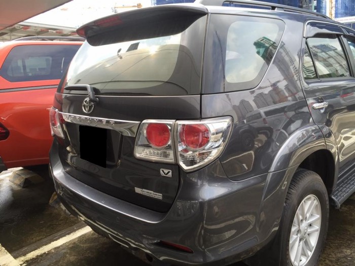 Bán xe Fortuner 2013 màu xám lông chuột tự động