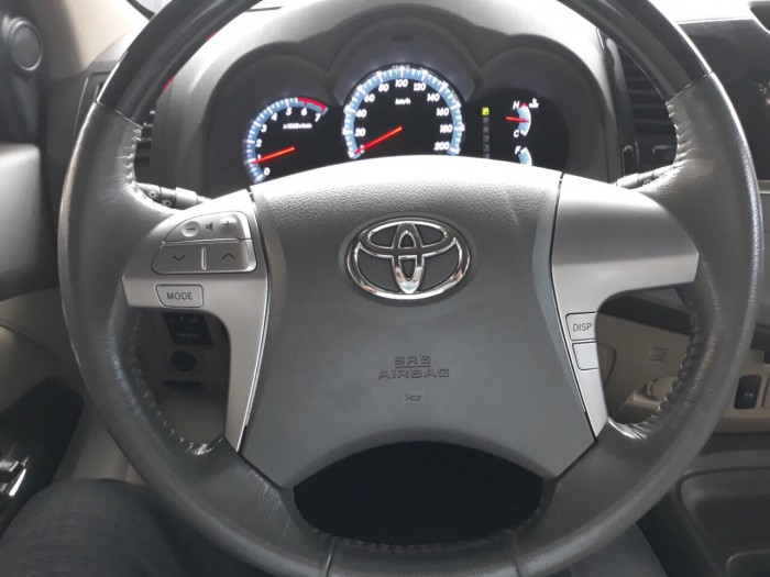 Bán xe Fortuner 2013 màu xám lông chuột tự động