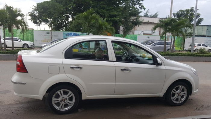 Bán Chevrolet Aveo 2016 mt màu trắng