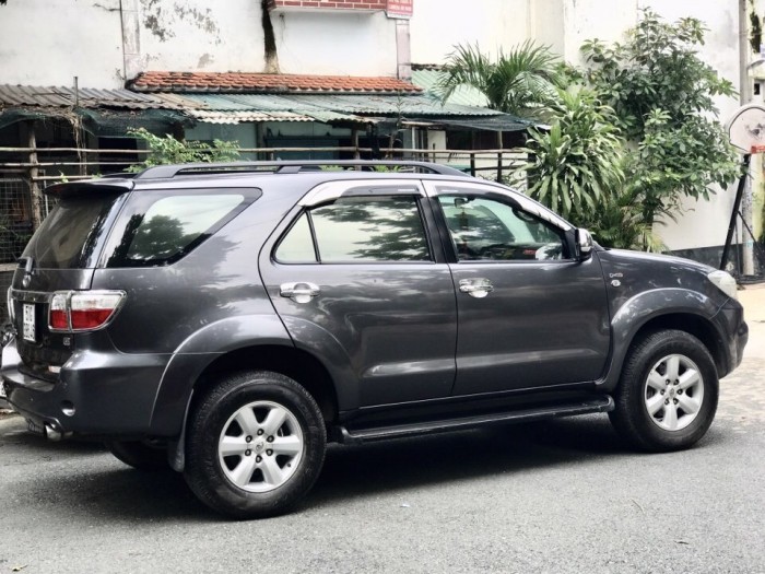 Bán Toyota Fortuner 2.5G ghi bạc 2009 cực đẹp