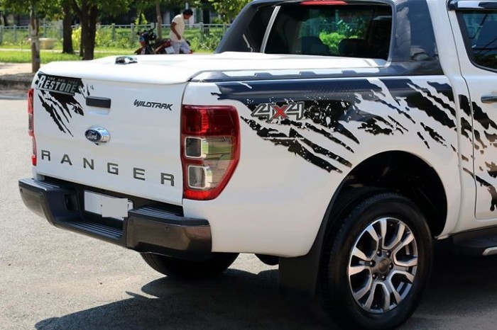 Bán Ford Ranger WildTrak 3.2 4x4 màu trắng 2016 full options