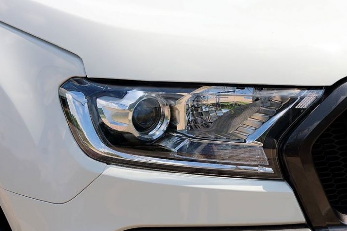 Bán Ford Ranger WildTrak 3.2 4x4 màu trắng 2016 full options