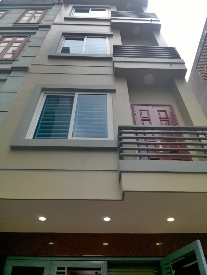 Nhà 5 tầng, Nguyễn Trãi, 42 m2, KD đỉnh