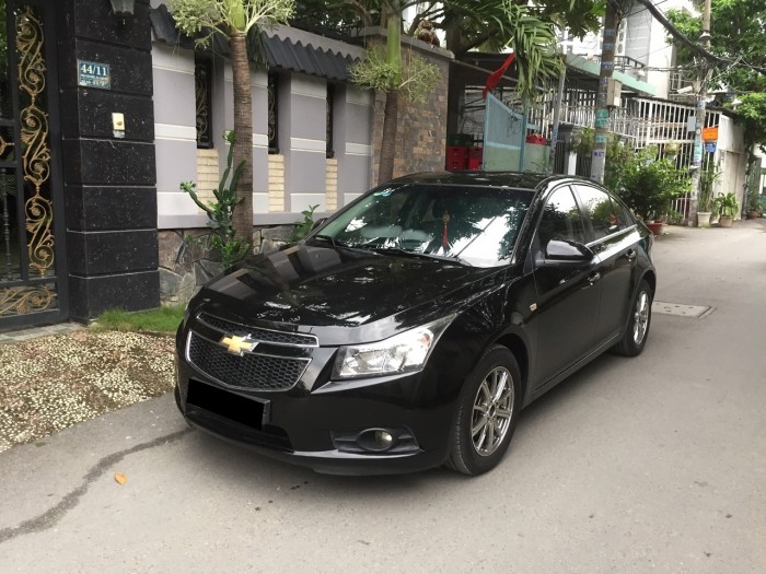 Bán xe Chevrolet Cruze 2012 số sàn màu đen còn rất mới