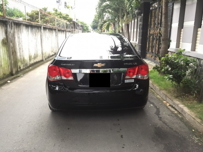 Bán xe Chevrolet Cruze 2012 số sàn màu đen còn rất mới