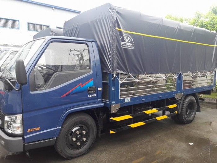 Xe Tải IZ49 Đô Thành 2.5 Tấn Vào Thành Phố