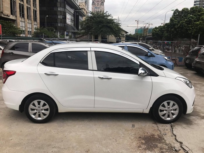 Bán chiếc Hyundai I10 2016 mt màu trắng nhập nguyên chiếc Ấn Độ