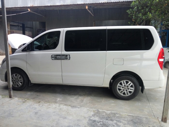 Hyundai Starex 2.5MT, máy dầu, 2016, nhập Hàn, cho vay đến 75%