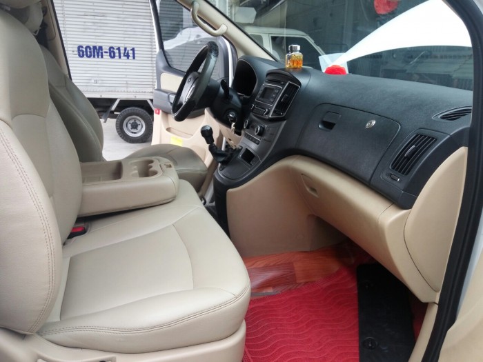 Hyundai Starex 2.5MT, máy dầu, 2016, nhập Hàn, cho vay đến 75%