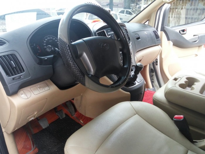 Hyundai Starex 2.5MT, máy dầu, 2016, nhập Hàn, cho vay đến 75%