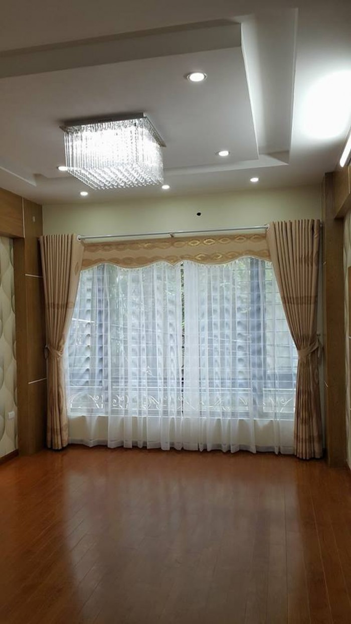 Bán nhà phân lô Nguyễn Thị Định, dt 40m2, 5 tầng mới đẹp, cách ô tô 10m, giá 3.8 tỷ