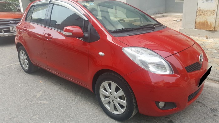 Nhà bán chiếc Yaris 2009 at màu đỏ  nhập Nhật