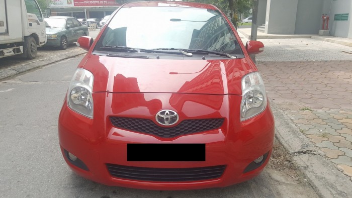 Nhà bán chiếc Yaris 2009 at màu đỏ  nhập Nhật