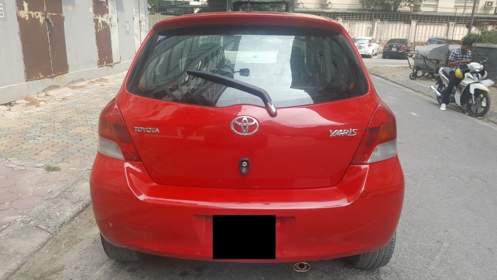 Nhà bán chiếc Yaris 2009 at màu đỏ  nhập Nhật