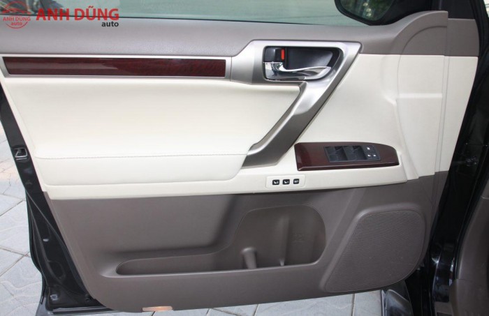 Xe LEXUS GX460 năm 2014, màu đen, nội thất kem. ODO: 39.000Km