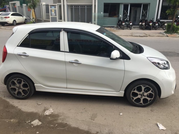 Bán xe Kia Morning Si 2015 số tự động màu trắng trang nhã