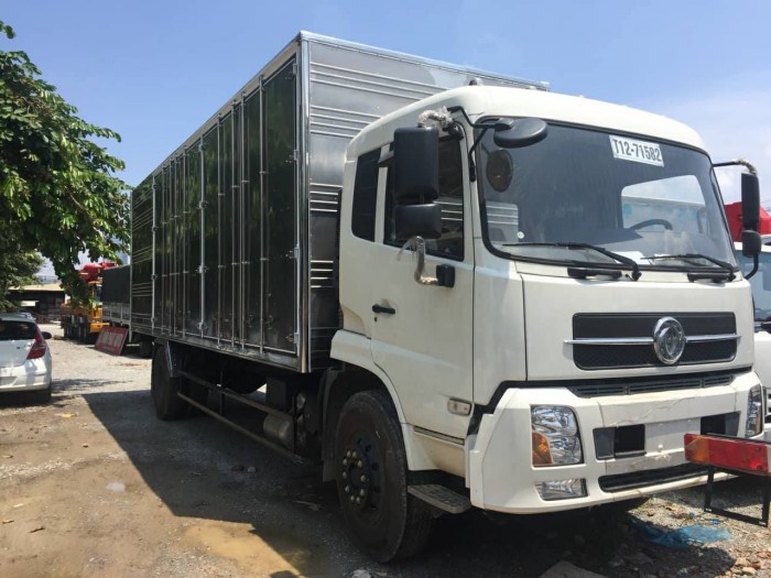 Xe tải DongFeng thùng kín 6.7t