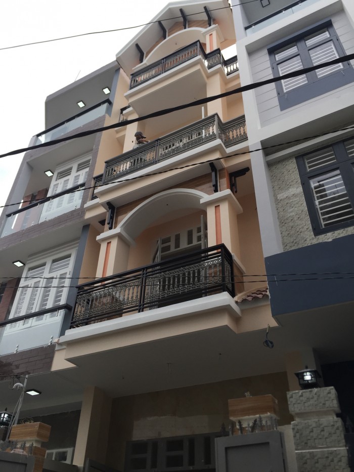 Nhà 3 lầu ngay coopmart mặt tiền đường số 12 Hiệp Bình Chánh, thuận tiện mở văn phòng 68m2/4 tỷ