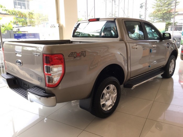 Ford Ranger XLT VÀNG CÁT 2016