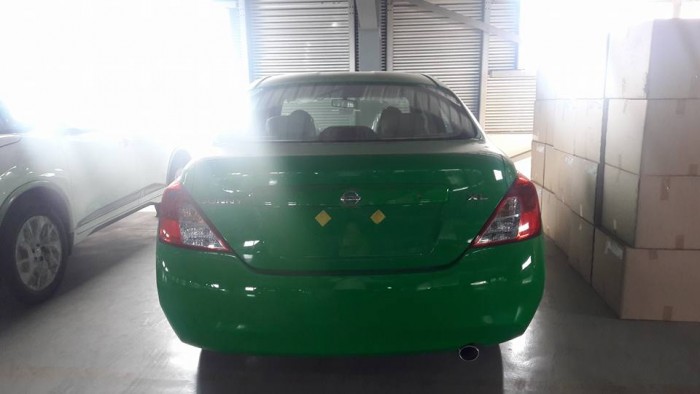 Nissan xả kho xe sunny màu xanh , hỗ trợ đăng kí Grap giá ưu đãi lớn