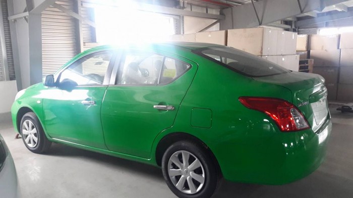 Nissan xả kho xe sunny màu xanh , hỗ trợ đăng kí Grap giá ưu đãi lớn