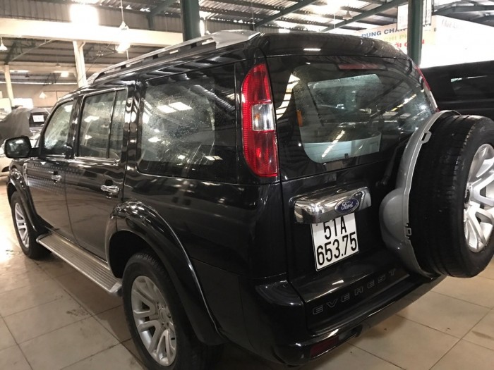 Ford Everest 4x2 MT màu đen sx 2013