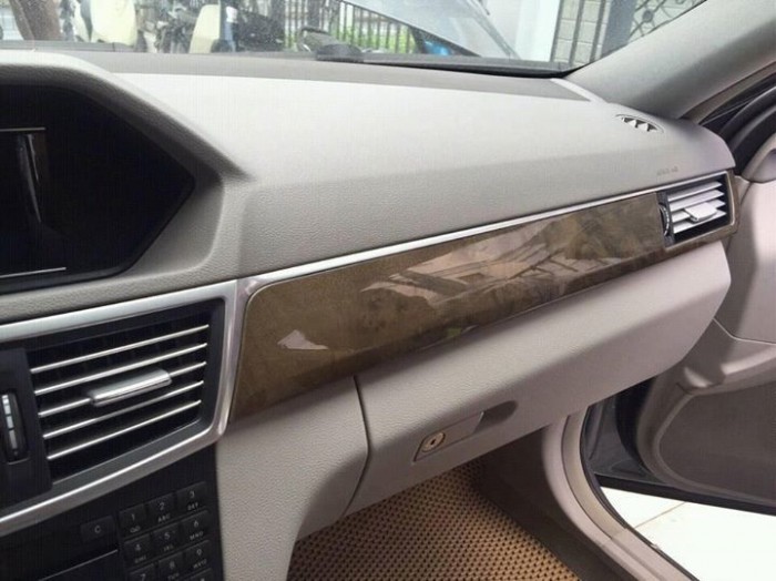 Bán chiếc Mercedes E300 2009at màu xám đẹp như mới