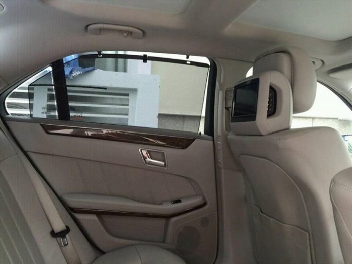 Bán chiếc Mercedes E300 2009at màu xám đẹp như mới