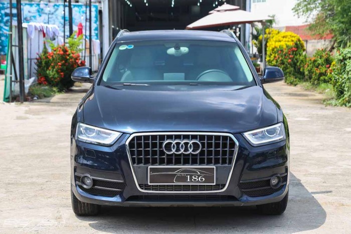 Audi Q3 s-line 2.0T TFSI Quattro model 2012