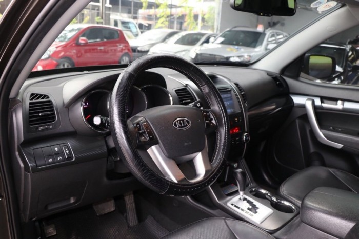 Bán Kia Sorento 2.4AT 2WD màu nâu biển SG xe đẹp