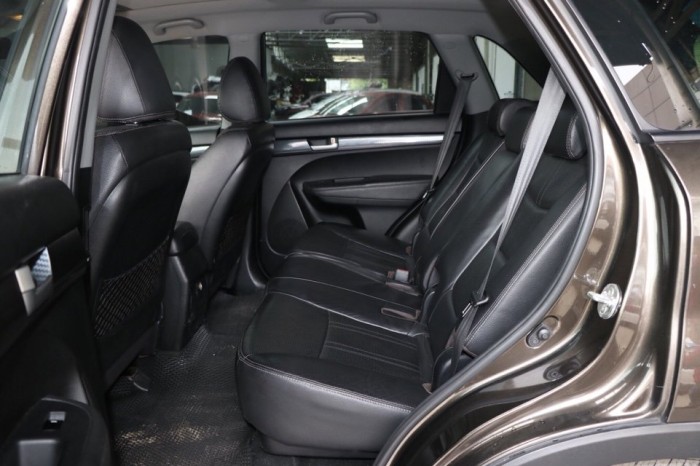 Bán Kia Sorento 2.4AT 2WD màu nâu biển SG xe đẹp