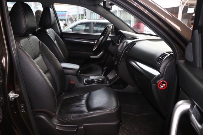 Bán Kia Sorento 2.4AT 2WD màu nâu biển SG xe đẹp