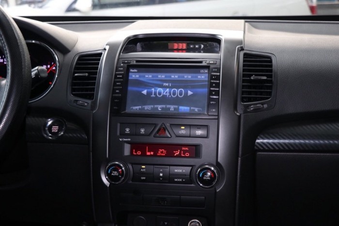 Bán Kia Sorento 2.4AT 2WD màu nâu biển SG xe đẹp