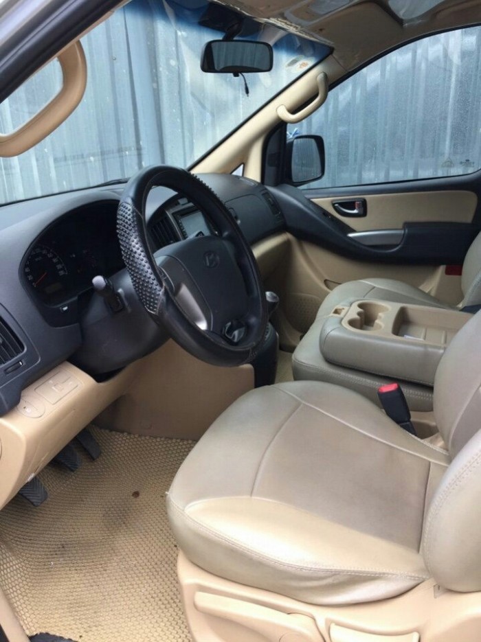 Bán Hyundai starex 2.4MT 2015 màu ghi máy xăng xe đẹp