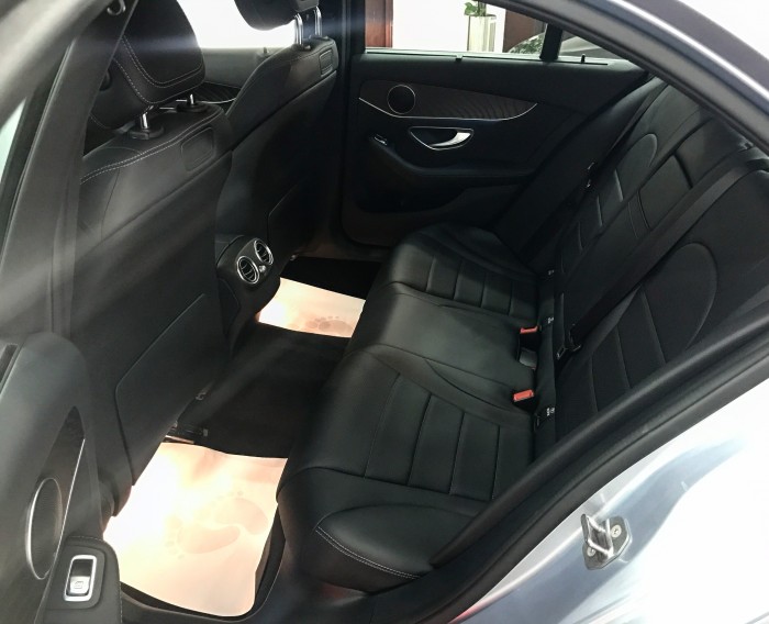 Bán Mercedes C200 2017 chạy lướt giá rẻ