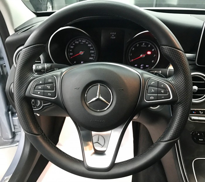 Bán Mercedes C200 2017 chạy lướt giá rẻ