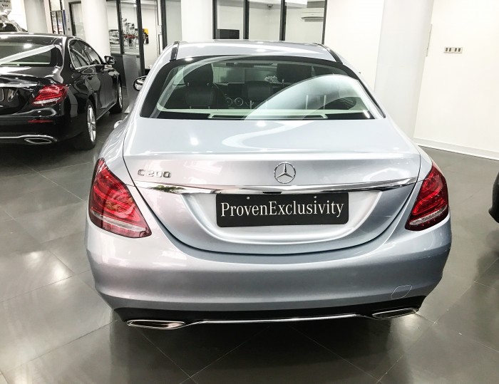 Bán Mercedes C200 2017 chạy lướt giá rẻ