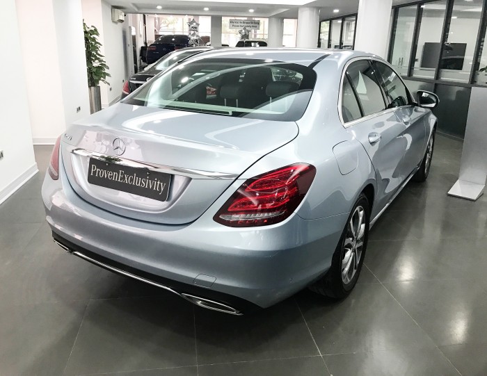 Bán Mercedes C200 2017 chạy lướt giá rẻ