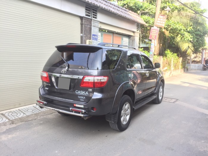 bán xe Toyota Fortuner 2010 máy dầu số sàn màu xám