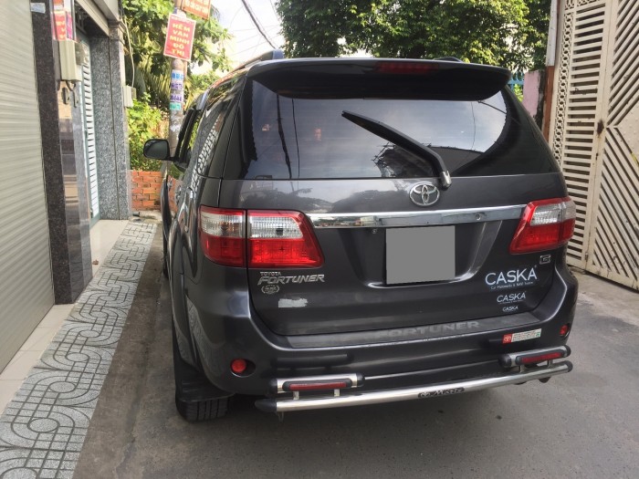 bán xe Toyota Fortuner 2010 máy dầu số sàn màu xám