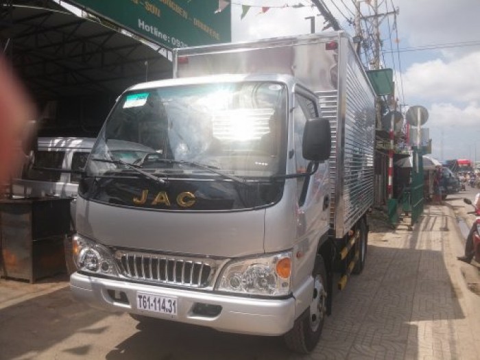 xe tải JAC 2T4