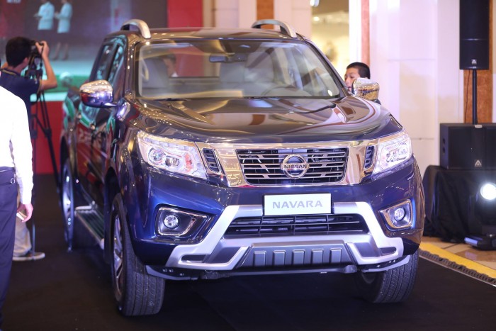 Cần bán Nissan Navara VL Premium - 2 cầu tự động nhập khẩu, full option